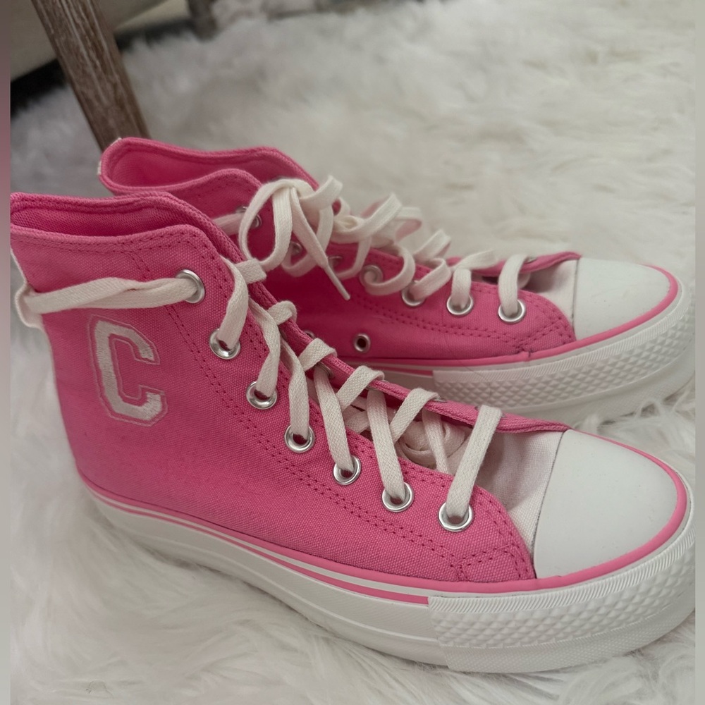 Converse Chuck Taylor All Star Lift Platform Retro Varsity Sneaker